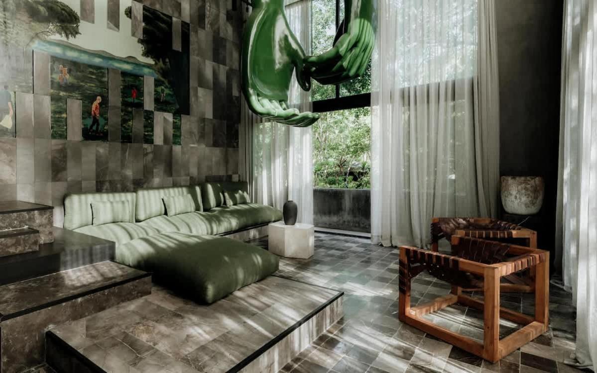 Barneys Ny With Pool Apartment *