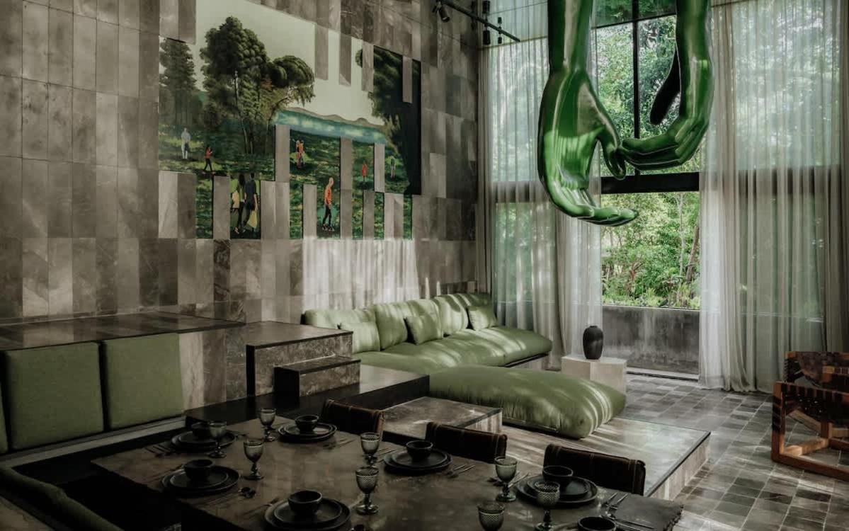 Barneys Ny With Pool Apartment